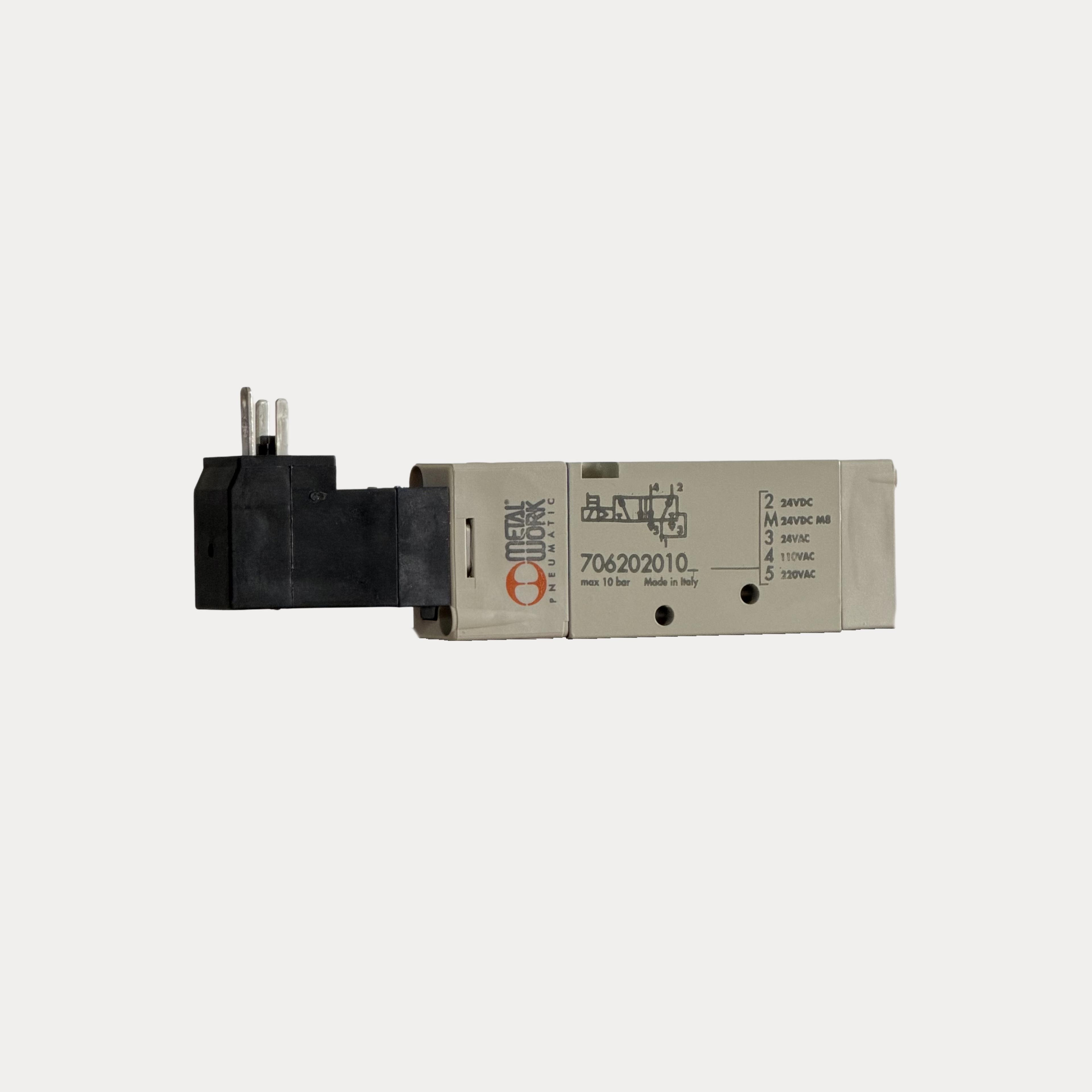 Valvulë Mach 16 elektro-pneumatike 1/4" 5/2 monostabile me spirale pneumatike dhe bobinë 24VDC